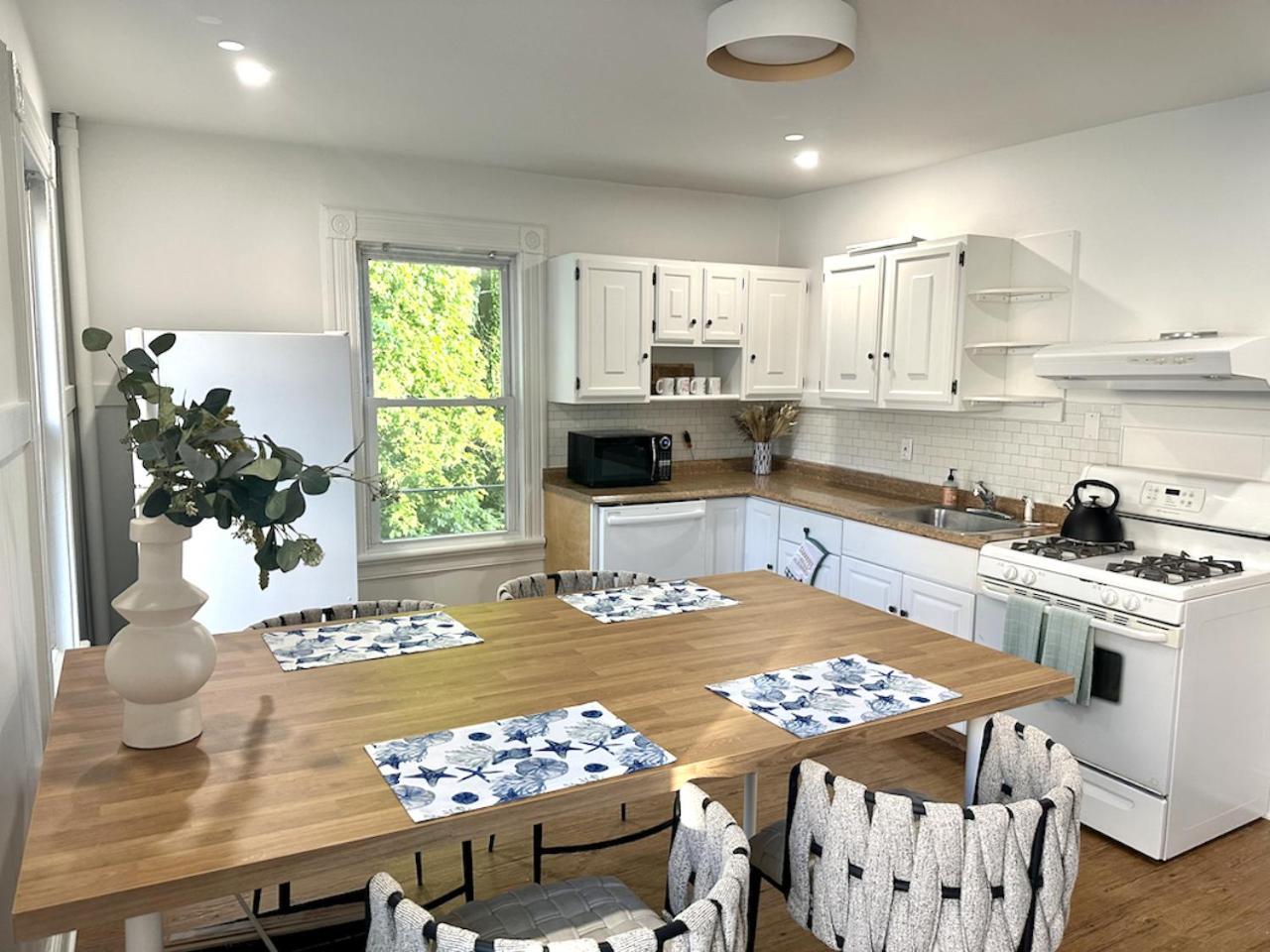 Sweet Escape, 2Br Apt In Beach Community, Only 1 Hr To Nyc! ノーウォーク エクステリア 写真